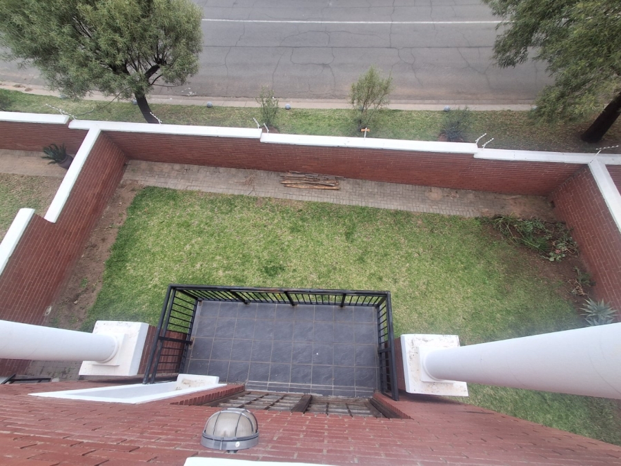 To Let 3 Bedroom Property for Rent in Pentagon Park Free State